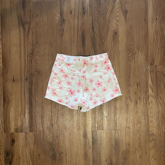 Pacsun Pink Flower Vintage High Waisted Denim Shorts US size 24 - Picture 2 of 5